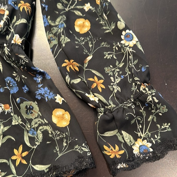 DEX XS blouse Lacey and pretty - Picture 4 of 6